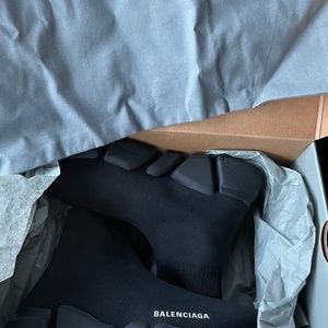Youth  36 balenciaga